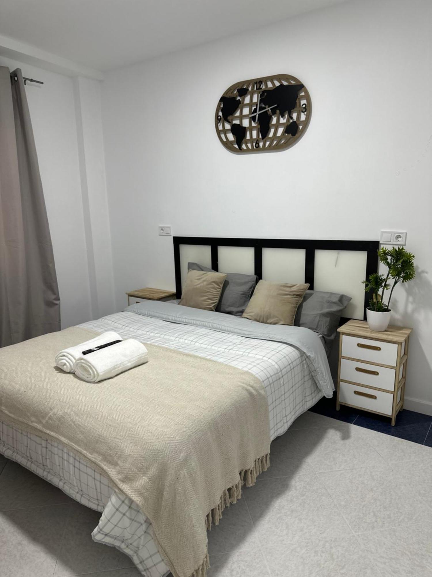 Rooms Mediavilla Madrid Eksteriør billede