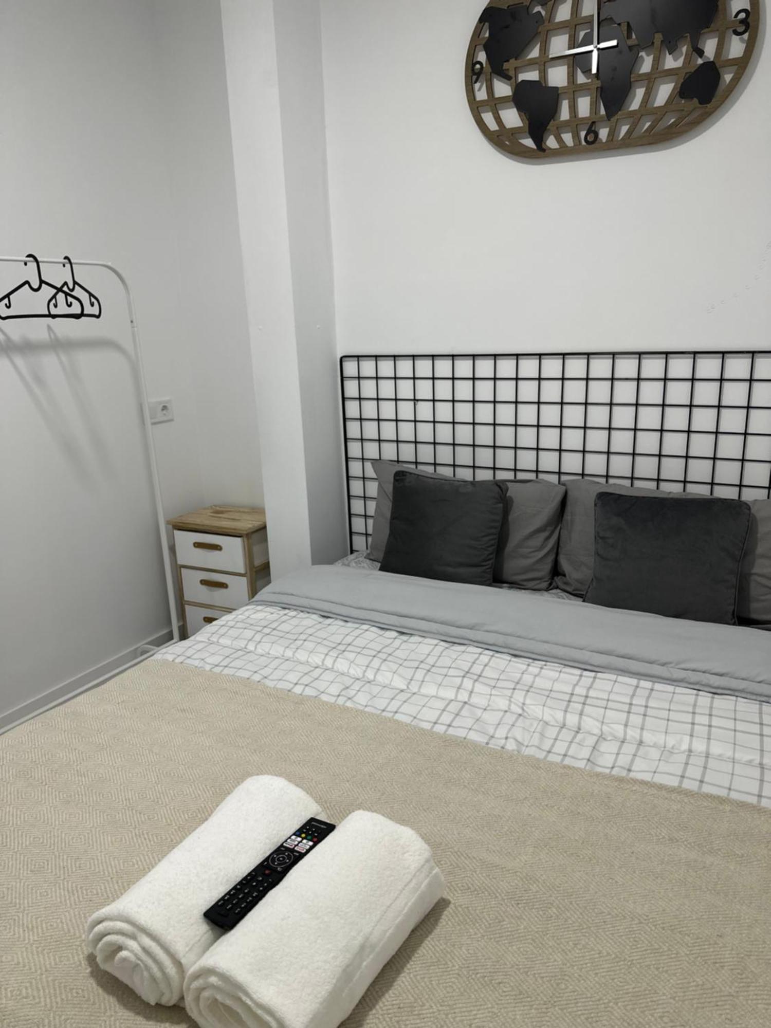 Rooms Mediavilla Madrid Eksteriør billede