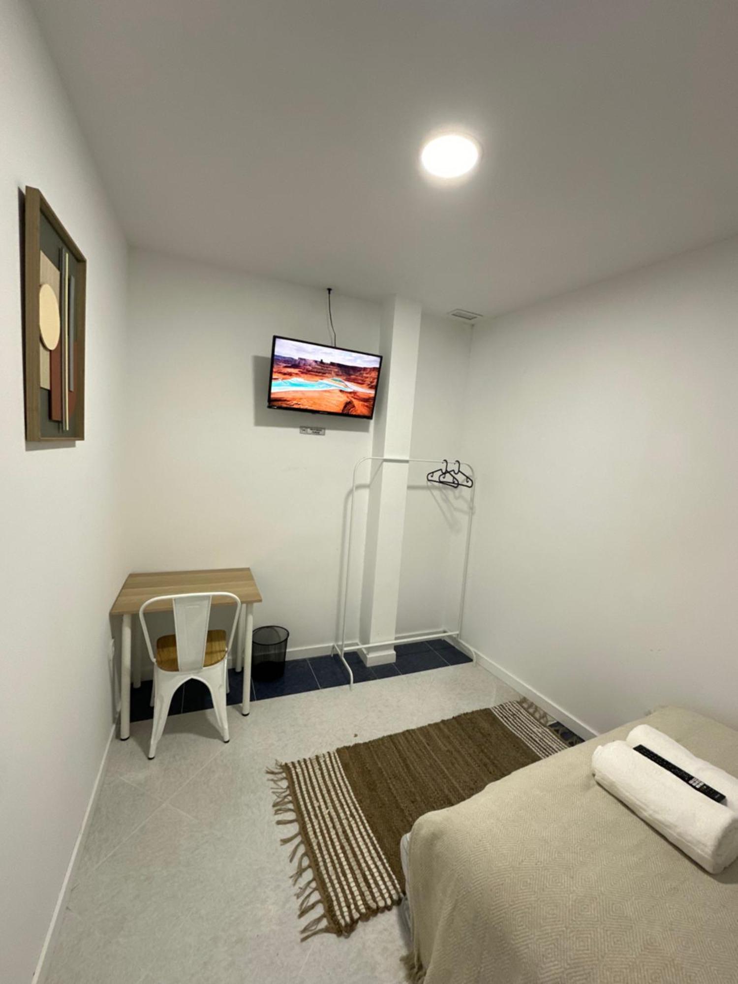 Rooms Mediavilla Madrid Eksteriør billede
